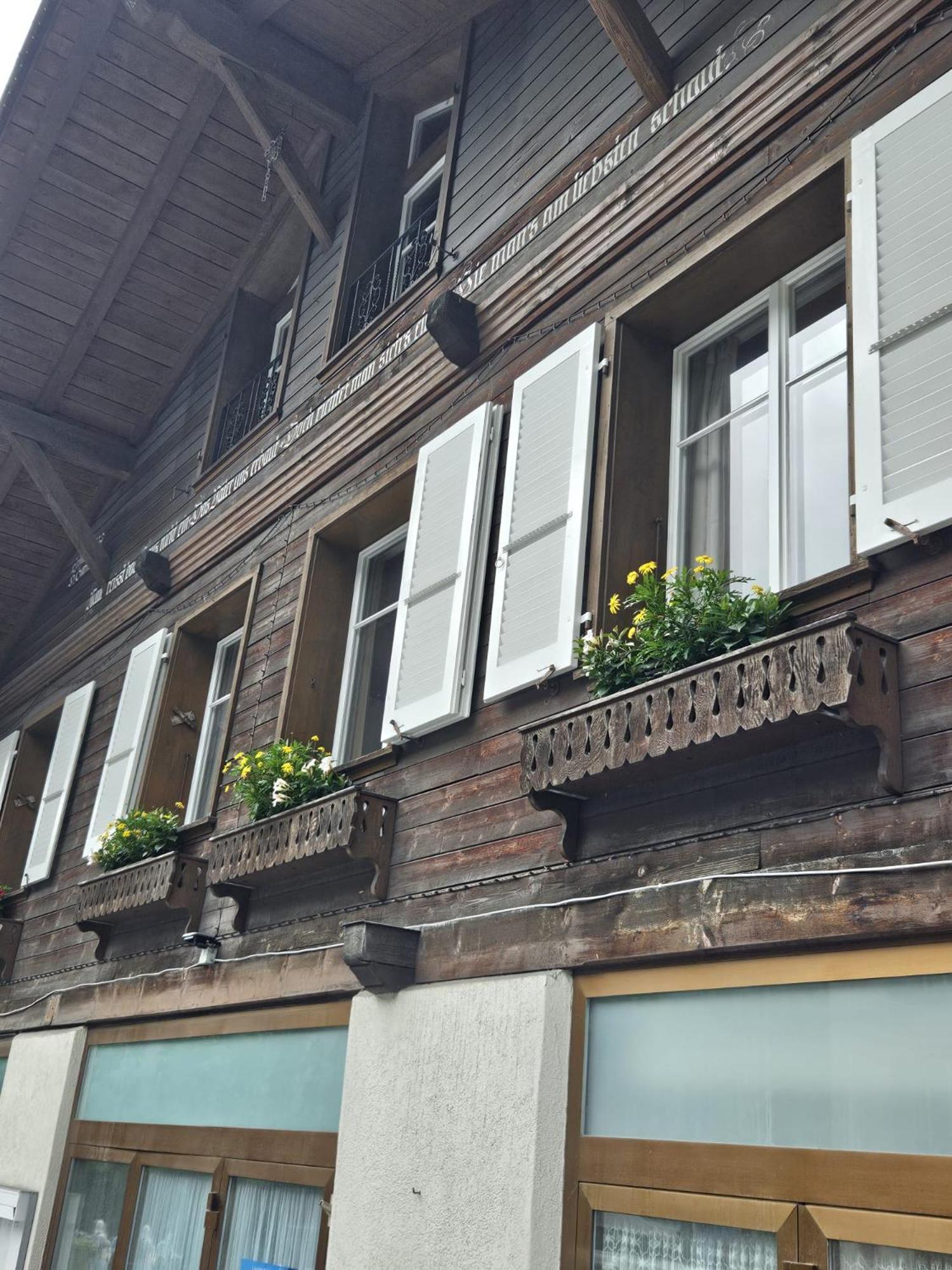 Chalet Maithili Lauterbrunnen -152-Year-Old Majestic Chalet מראה חיצוני תמונה